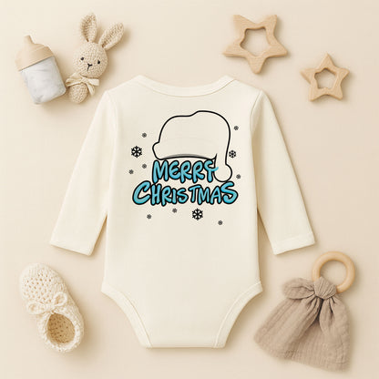 Merry Christmas Şapkalı Yazı Baskılı Tişört – Minimal & Şık Yılbaşı Tasarımı