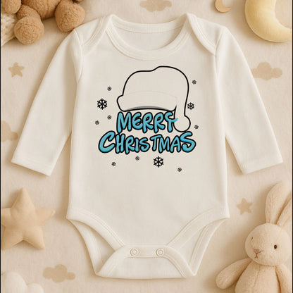 Merry Christmas Şapkalı Yazı Baskılı Tişört – Minimal & Şık Yılbaşı Tasarımı