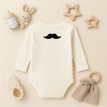 Bıyık Tasarımlı Bebek Zıbını | 1–36 Ay, DTF Baskı, Hassas Cilt Uyumlu, Eğlenceli Stil