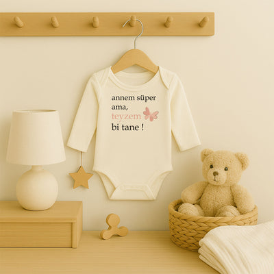 “Annem Süper Ama Teyzem Bi Tane!” Yazılı Bebek Zıbını | 1–36 Ay, DTF Baskı