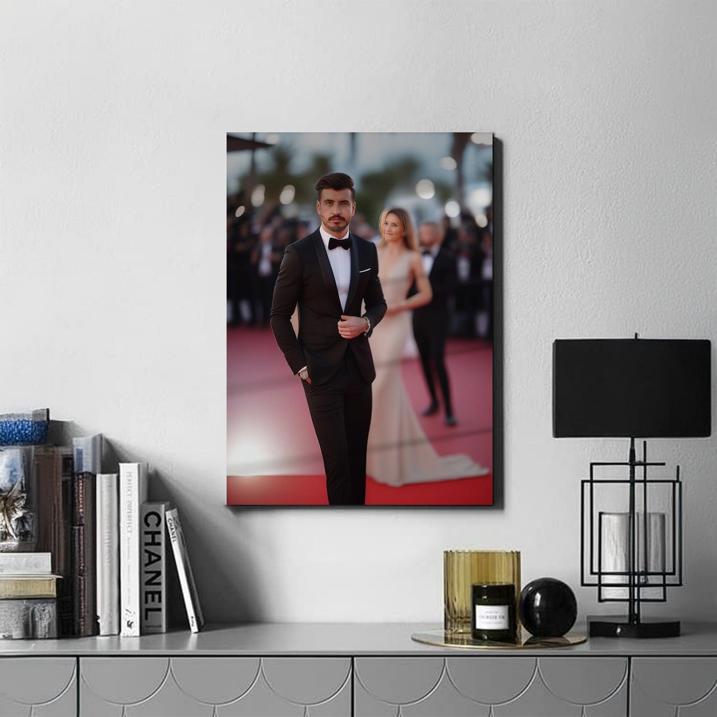 Kişiye Özel Kırmızı Halı Temalı Karikatür Cam Tablo | Şöhretin Yansıması