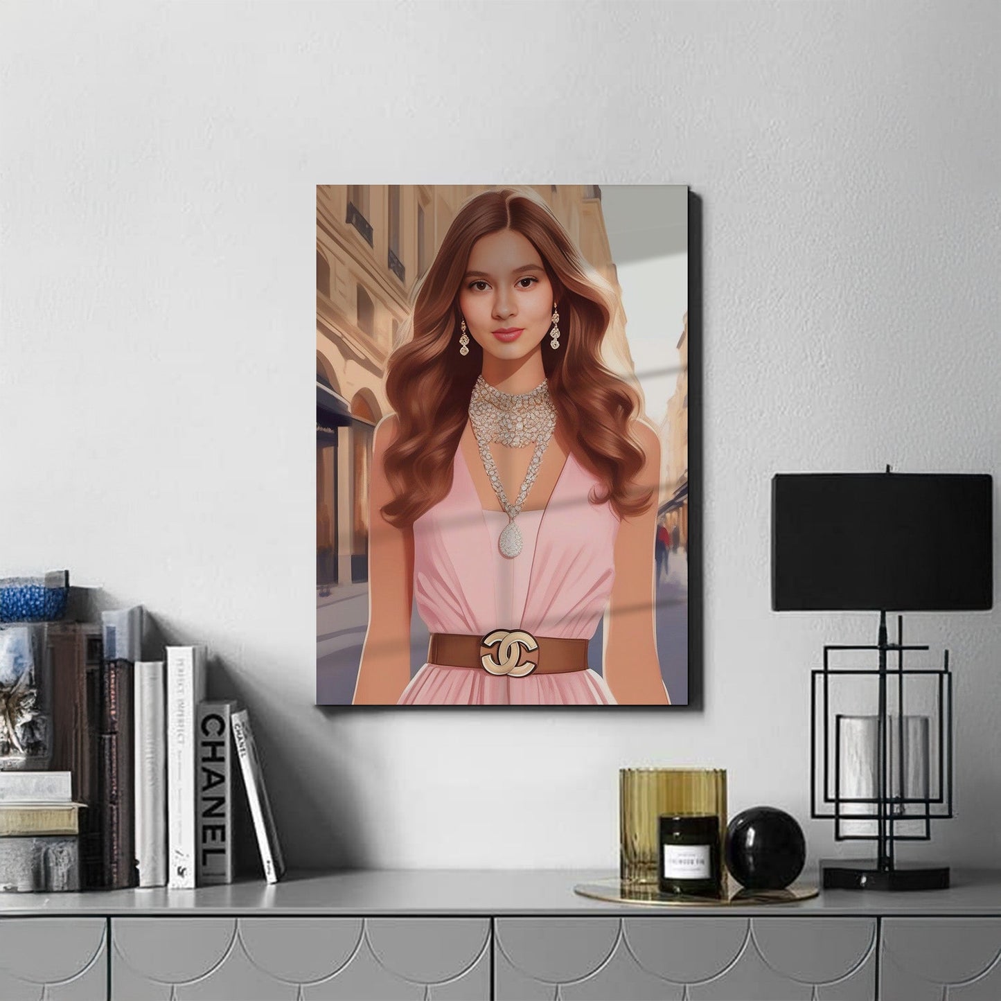 Kişiye Özel Pembe Elbiseli Kız Temalı Karikatür Cam Tablo | Zarif ve Şık Dekorasyon