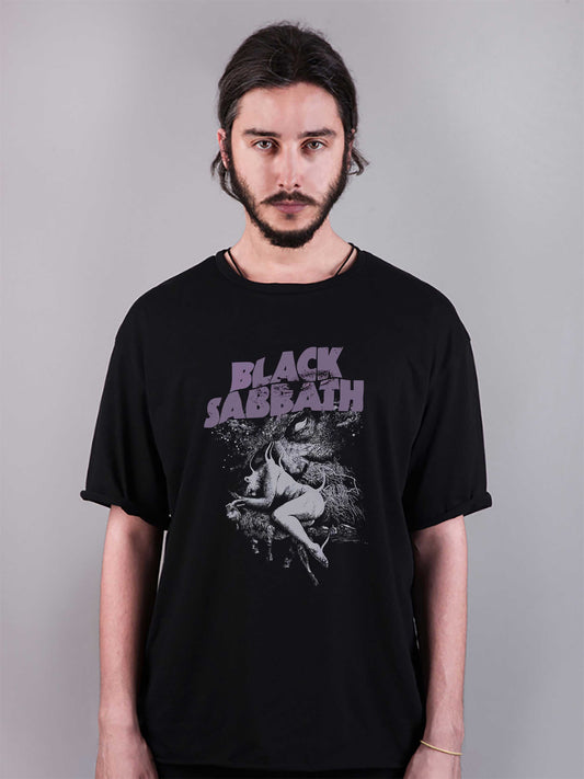 black sabbath baskılı oversize tişört