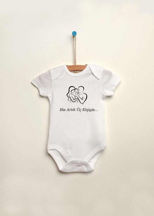 biz artık 3 kişiyiz baskılı bebek zıbın