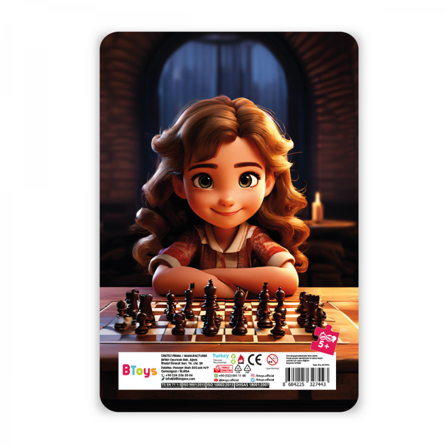 Satranç Oynuyorum Kız - 60 Parça Frame Puzzle